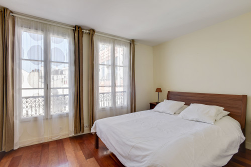 Urban Charm with Rooftop Elegance Paris