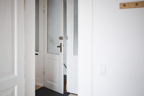 Modern Refurbished Coliving Apartment with Balcony in Aarhus Centrum