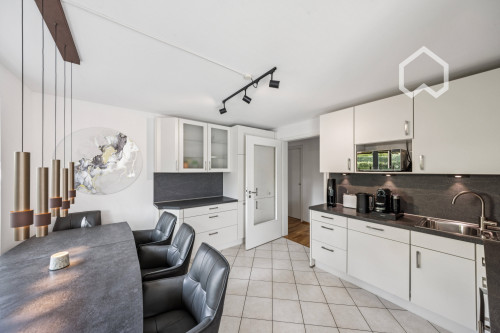 Furnished room in a stylish, fully equipped apartment