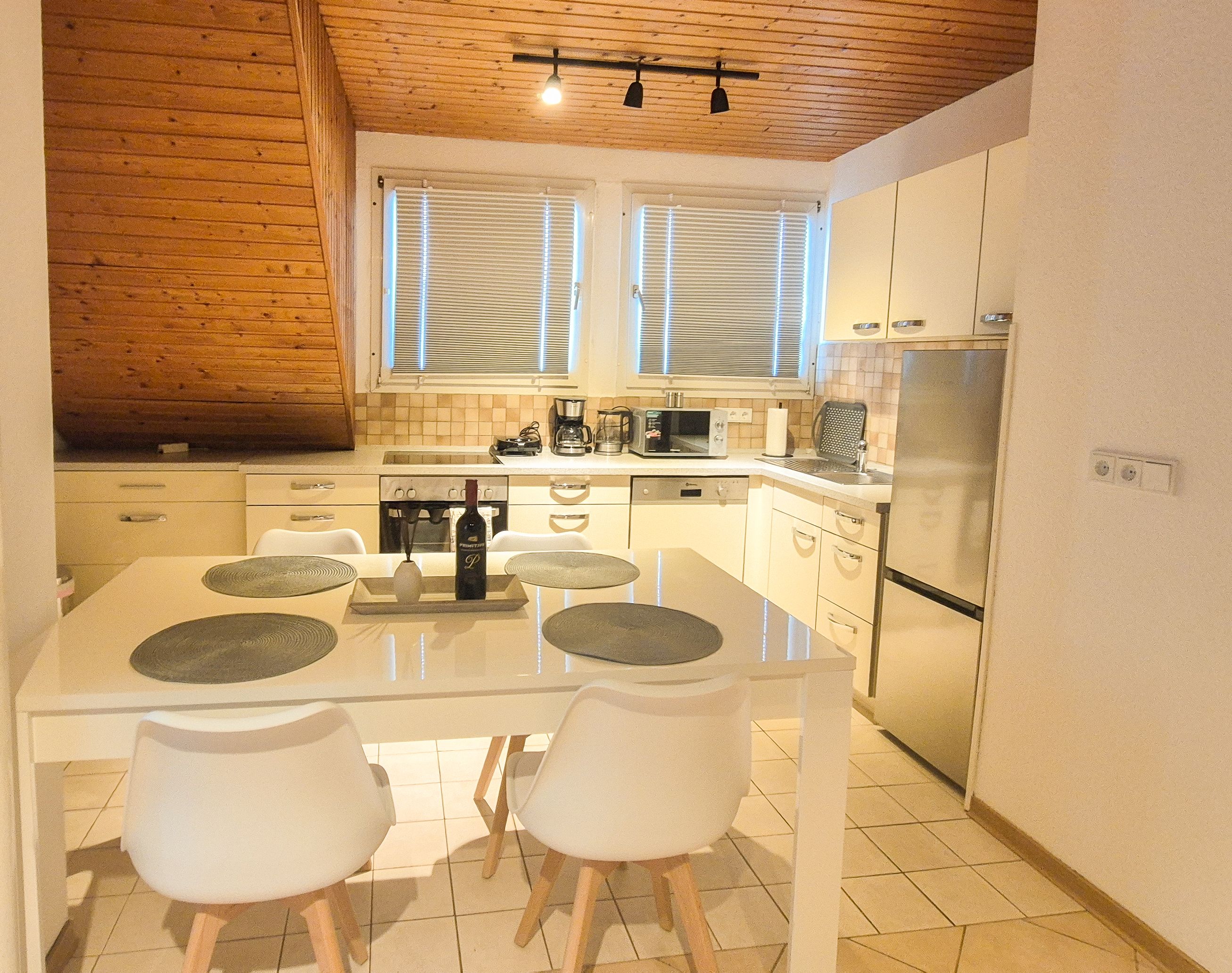  Cozy Stay In The Heart Of Town  -  Cozy Stay in the heart of town  - Gallery -  4