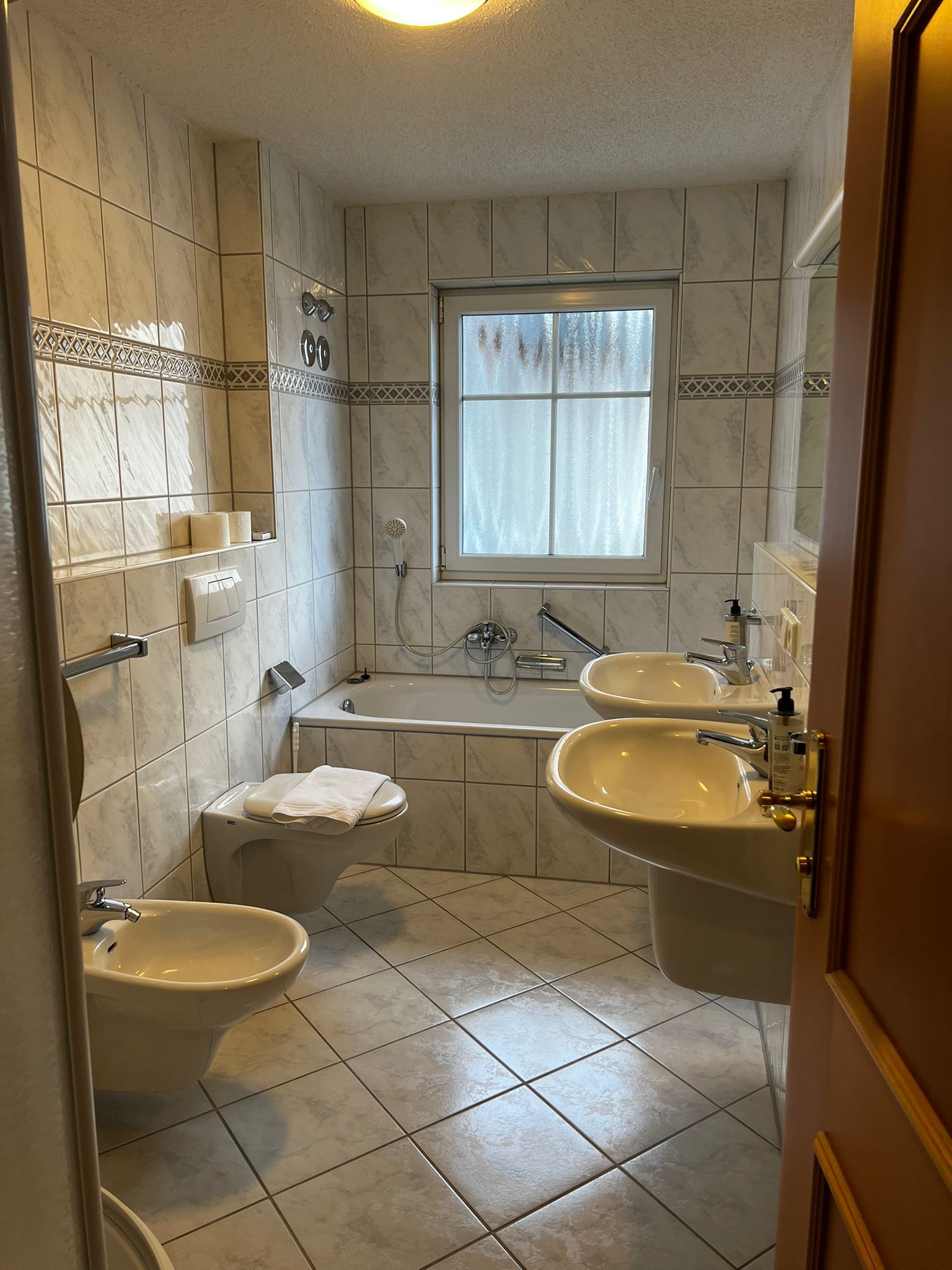  2 Schlafzimmer, WG Geeignet, Nahe Bahnhof  -  2 Schlafzimmer, WG geeignet, nahe Bahnhof  - Gallery -  5