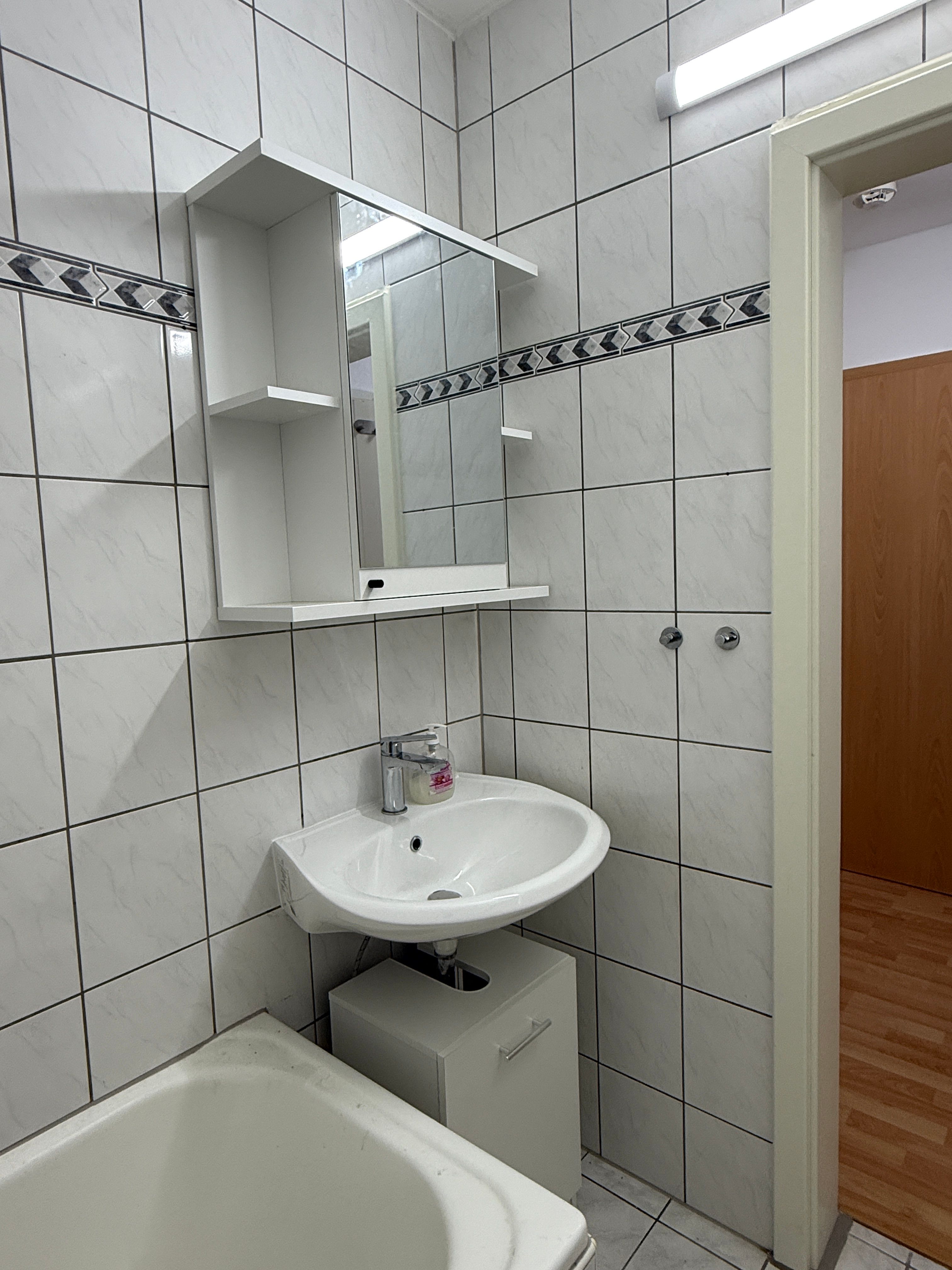 Fully Furnished 2-Room Apartment | Oberhausen - Fully furnished 2-room Apartment | Oberhausen - Gallery - 1
