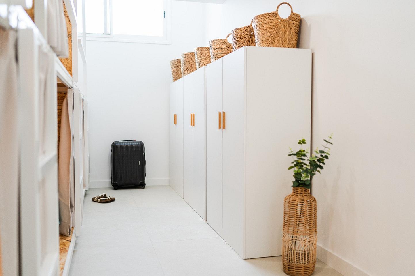  Bed In A 6-Bed Mixed Gender Room  -  Modern Coliving Space for Digital Nomads in Charming Las Galletas Collective  - Gallery -  3