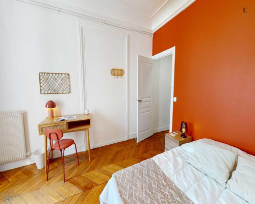 Big double bedroom in Saint-Georges