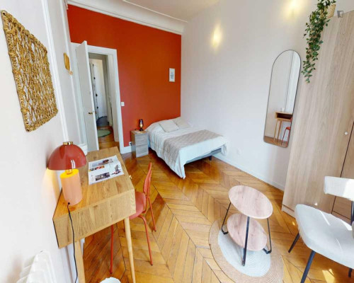 Big double bedroom in Saint-Georges