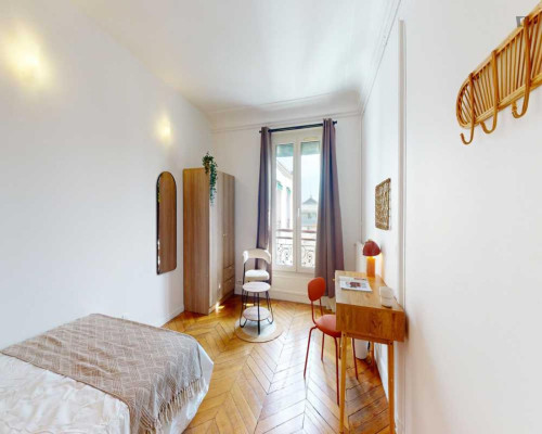 Big double bedroom in Saint-Georges