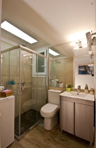 Elegantly renovated, excellently located furnished 1-bedroom apartment in central Athens