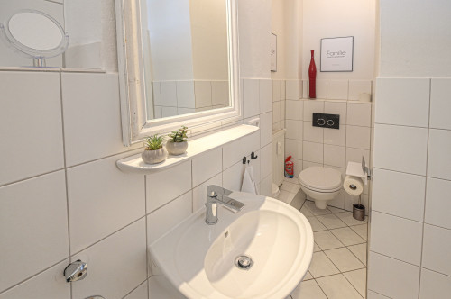 Cozy, bright home, very central, perfect for business travelers.