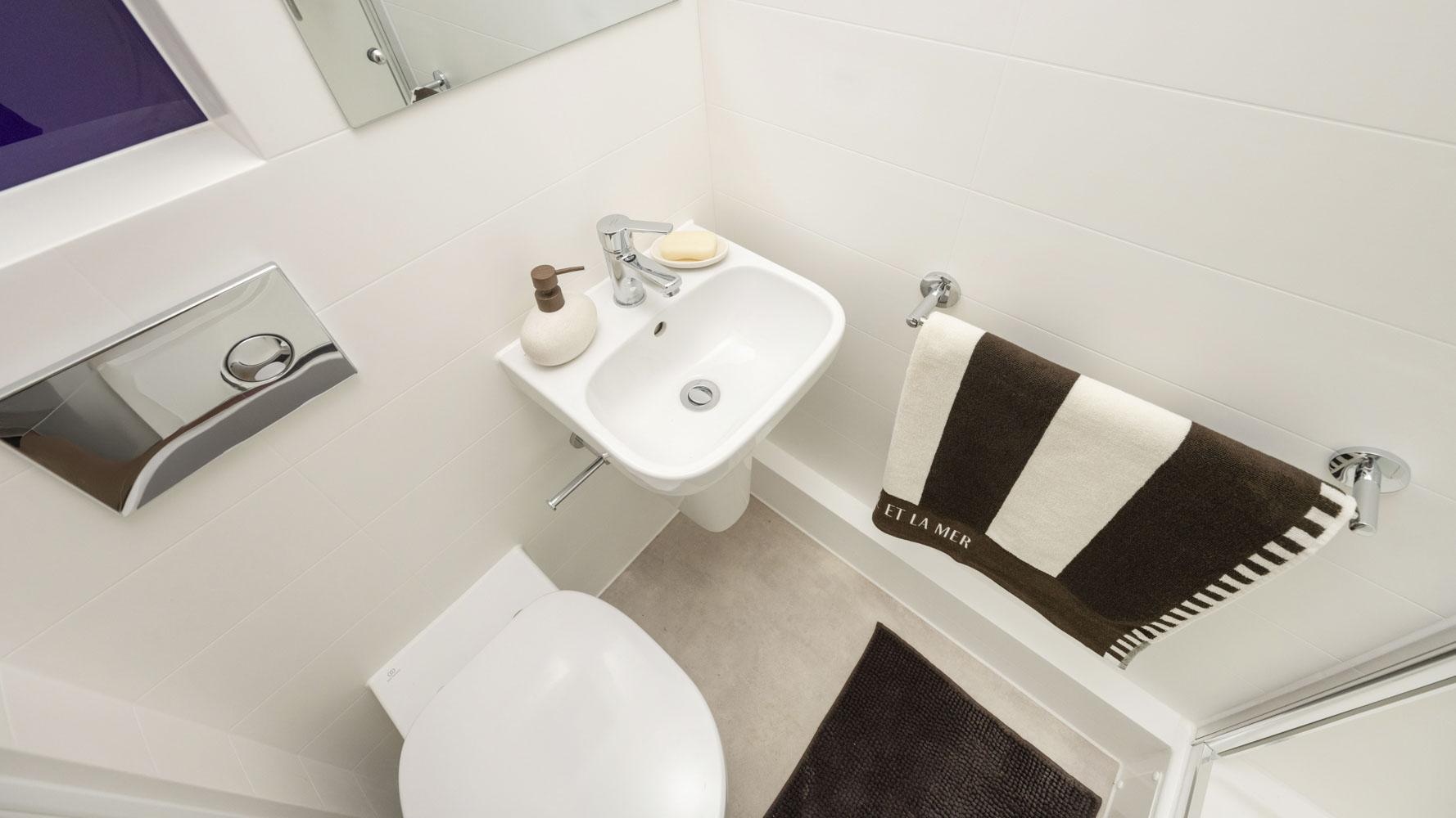 Classic En-Suite - Stellaris - Gallery - 10