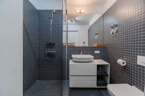 Stylishly furnished apartment in the sought-after Friedrichshain–Kreuzberg–Neukölln triangle