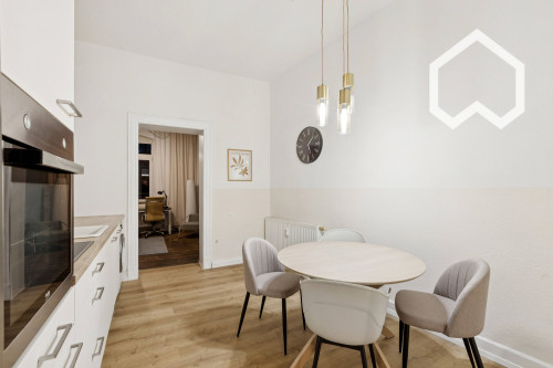 Modern Central Apartment with 2 Rooms, Separate Kitchen, and Balcony