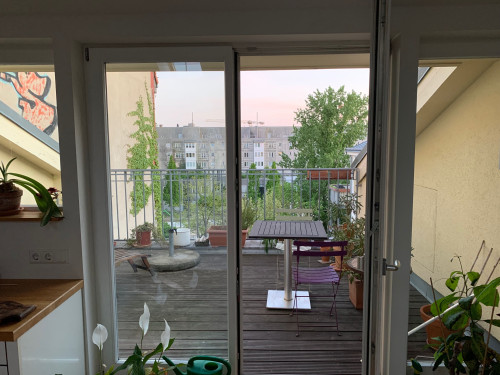 Modern, very bright and quiet attic apartment in the heart of Berlin