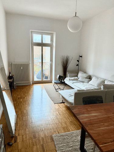 Modern Living in a Historic Berliner School – Prime Friedrichshain Location
