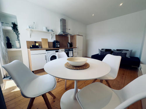 Modern, gorgeous suite with nice city view - Gallery - 2