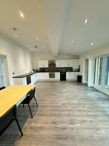 Chobham Rd - Gallery - 10