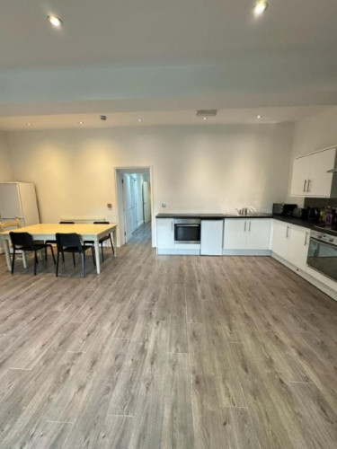 Chobham Rd - Gallery - 2