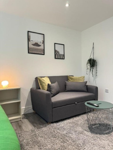 Chobham Rd - Gallery - 5
