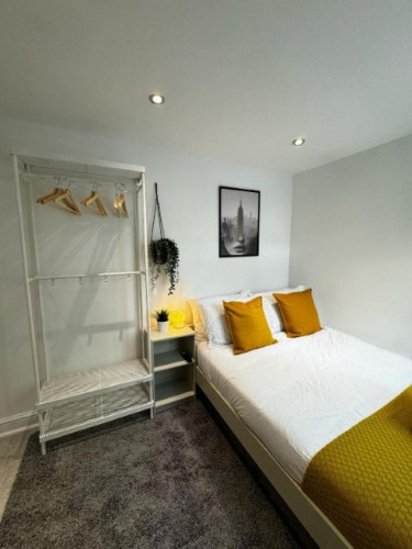 Chobham Rd - Gallery - 27