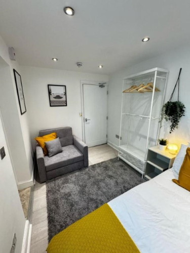 Chobham Rd - Gallery - 24