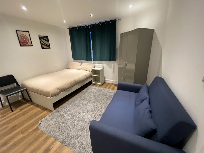 Chobham Rd - Gallery - 35