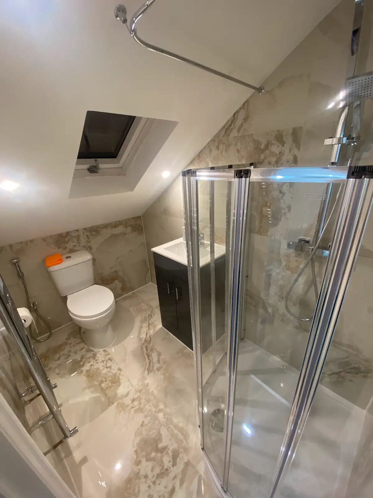 Big Double Ensuite - 4