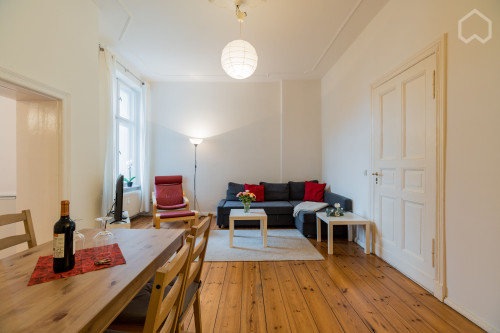 spacious apartemt to west, looking into greens, cosy and functional