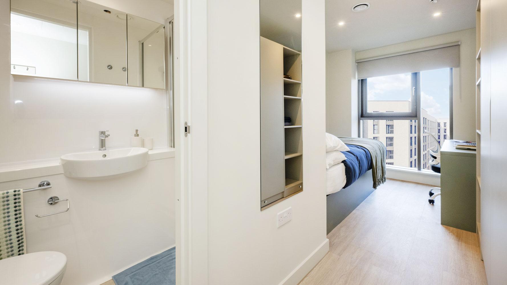 Classic En-Suite - 3