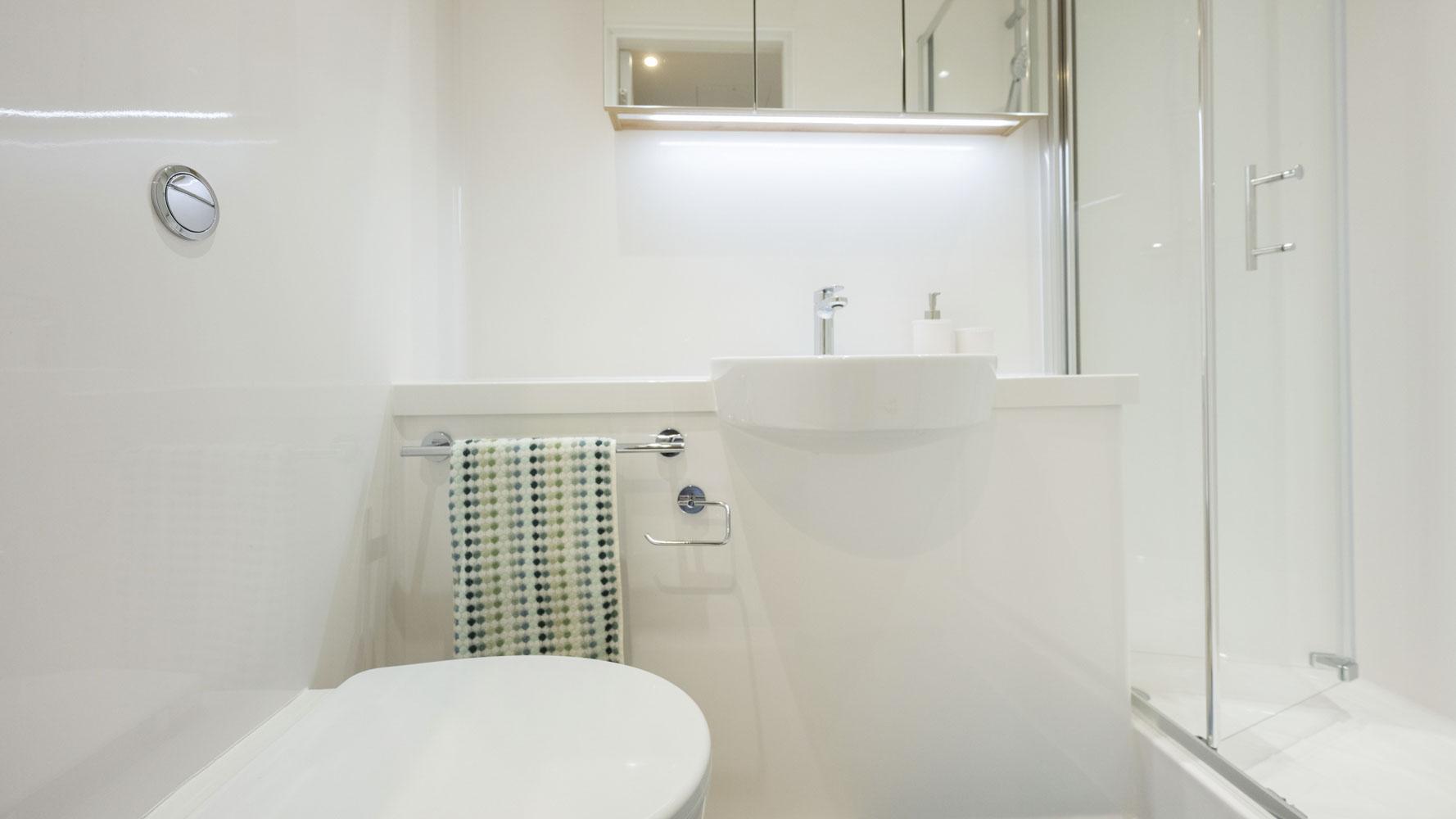 Classic En-Suite - 14