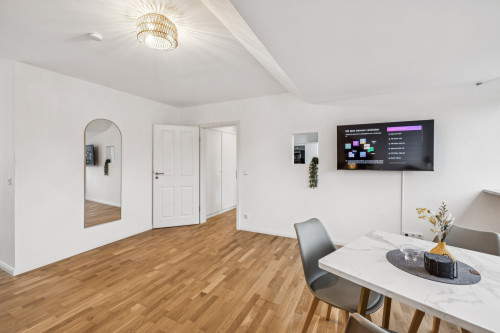 Charming apartment - great view!