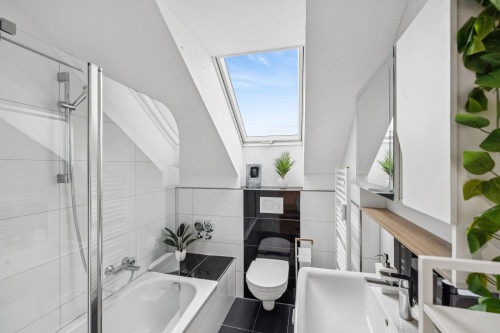 Charming apartment - great view!