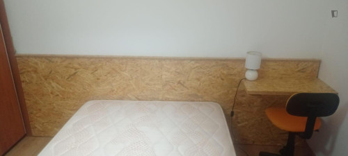 Nice Single Bedroom close to Espadaneira Train Station