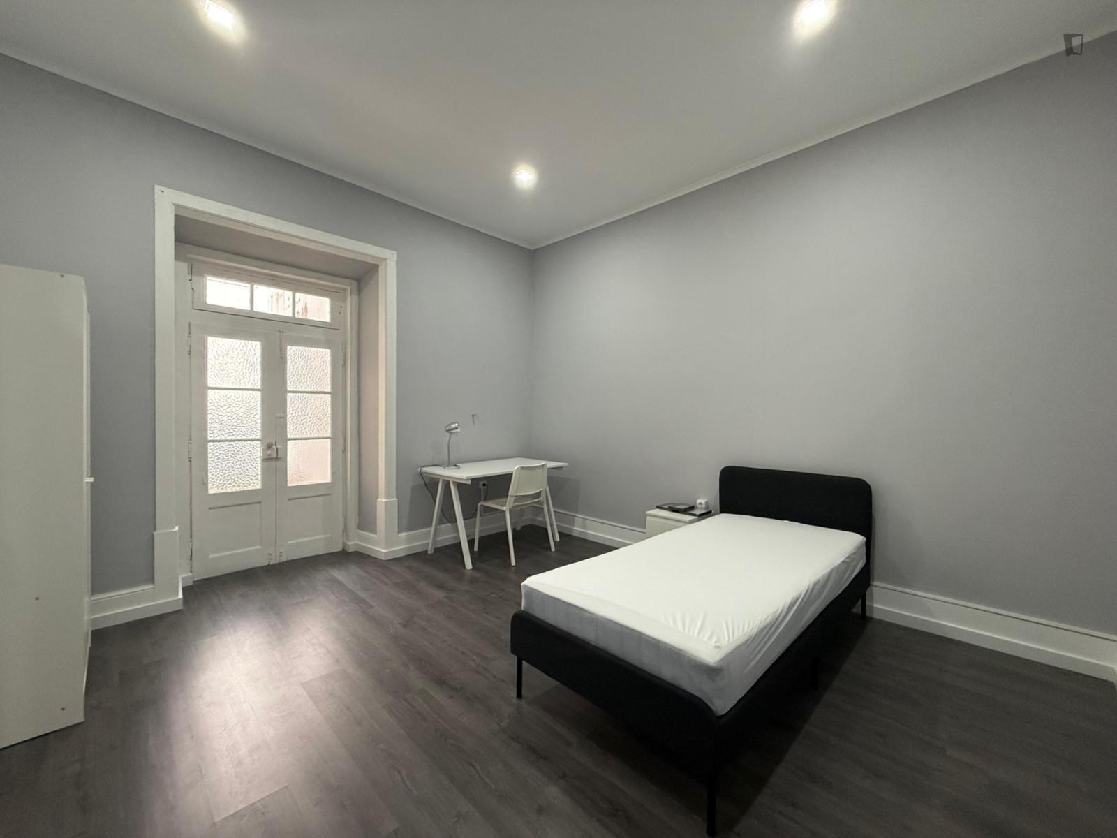  Charming Bedroom Next To FEUC  -  Charming bedroom next to FEUC  - Gallery -  1