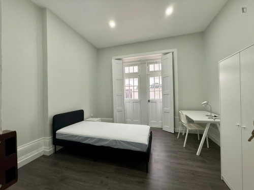 Lovely bedroom next to FEUC