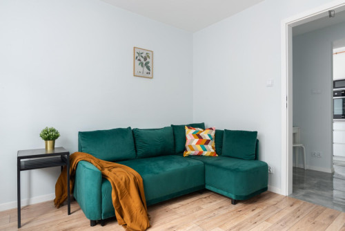 Shiny double bedroom near Rondo ONZ metro