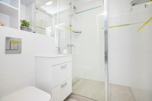 Big single bedroom near the Rondo ONZ metro - Gallery - 16