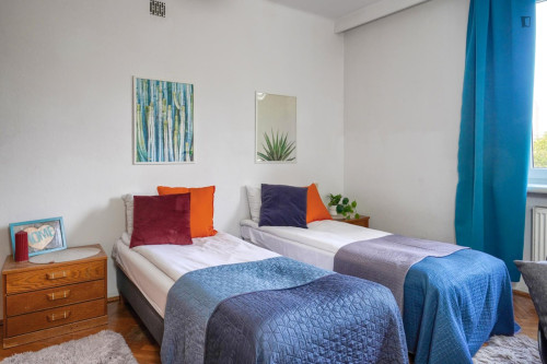 Snug twin bedroom in Old Mokotów - Gallery - 2