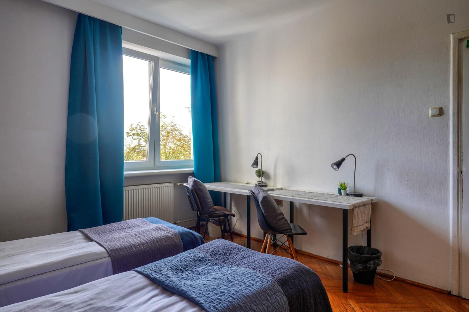 Snug Twin Bedroom In Old Mokotów - 1