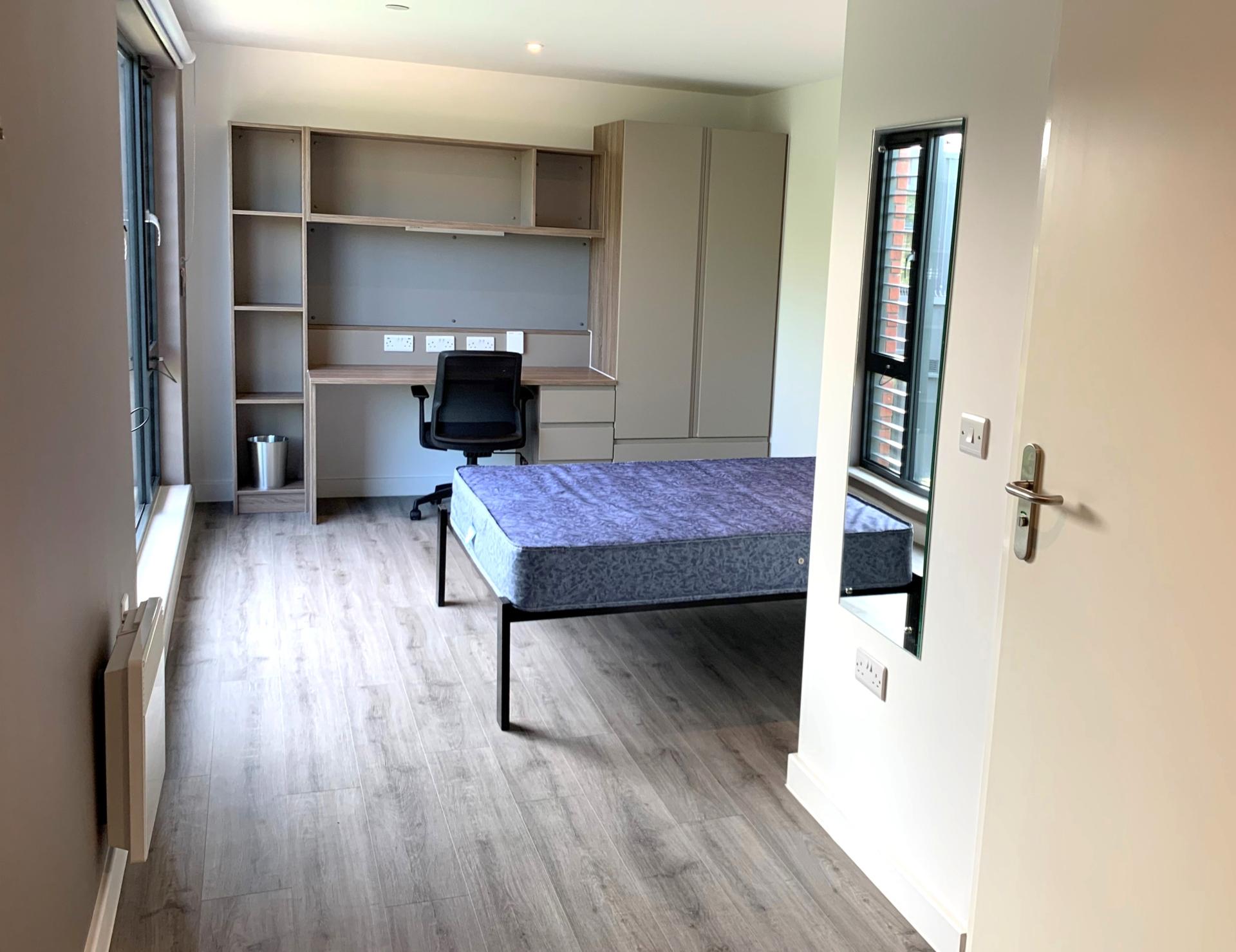 Prestige En-Suite - 3