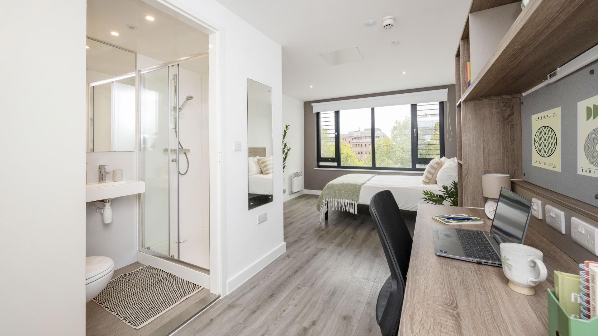 Prestige En-Suite - 1