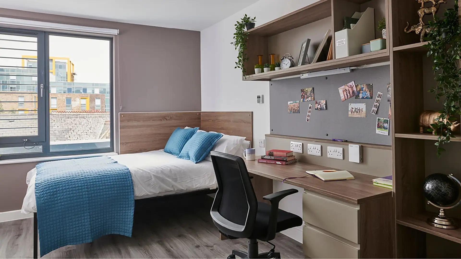 Silver En-Suite - 5