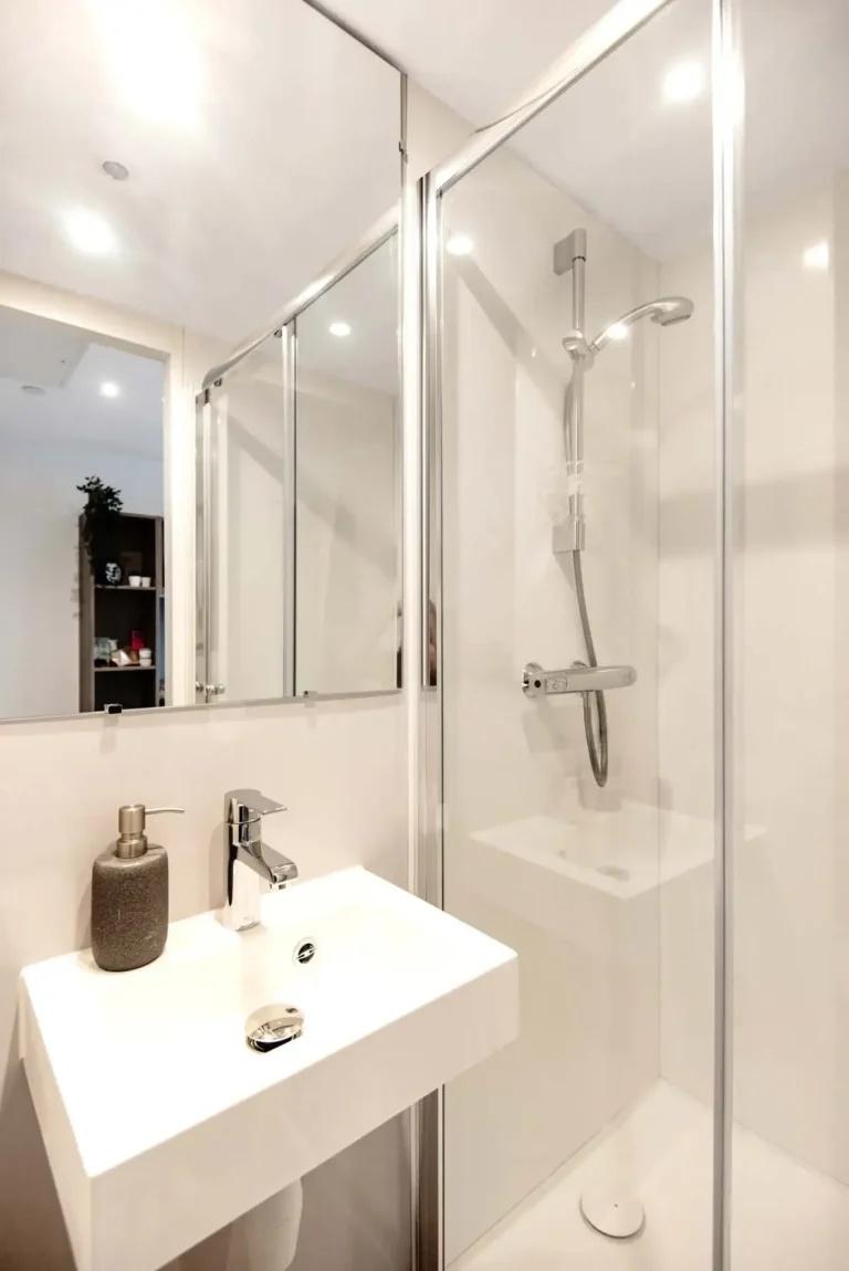 Silver En-Suite - 3
