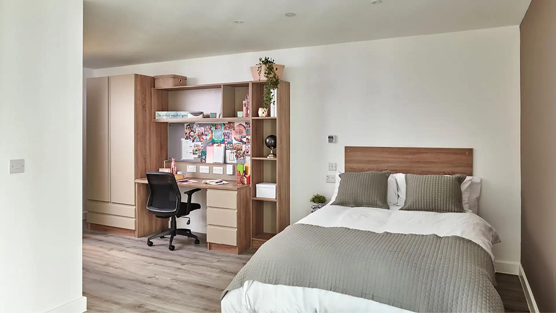 Silver En-Suite - 2