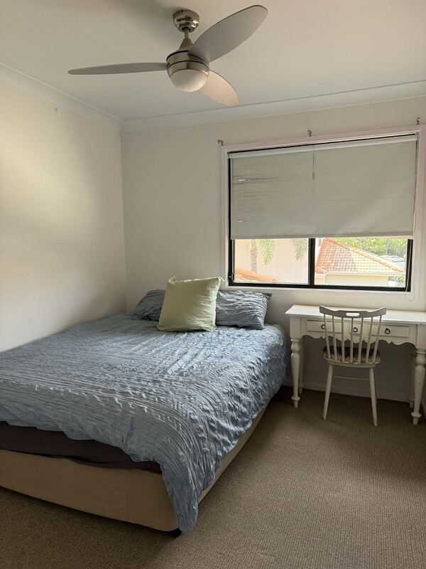 Queen Bed Room With Desk(Full Room) - 1