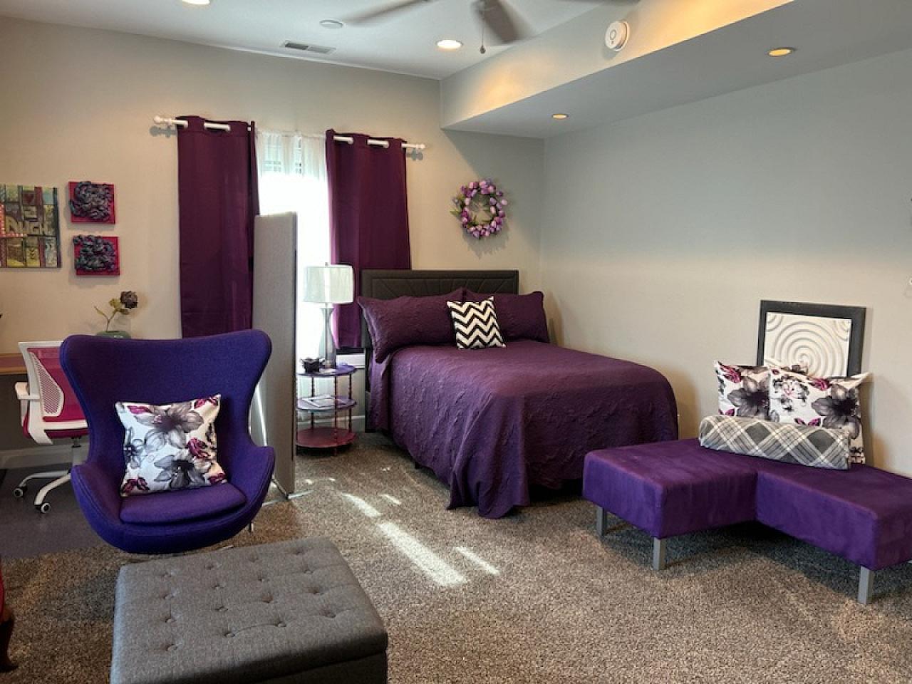 Women's Peace Retreat Private Studio + Ensuite Bathroom - Charming Women-Only Coliving in Mapleton-Fall Creek Near Downtown Indy Home - Gallery - 6