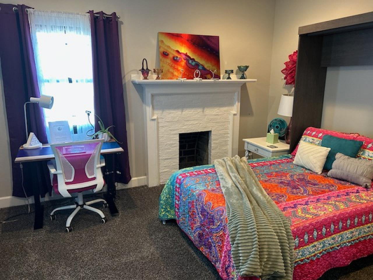 Women's Freedom/Inspire Room + Share Bath W/1 - Charming Women-Only Coliving in Mapleton-Fall Creek Near Downtown Indy Home - Gallery - 5
