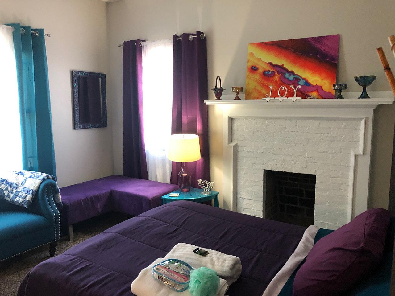 Women's Freedom/Inspire Room + Share Bath W/1 - Charming Women-Only Coliving in Mapleton-Fall Creek Near Downtown Indy Home - Gallery - 11