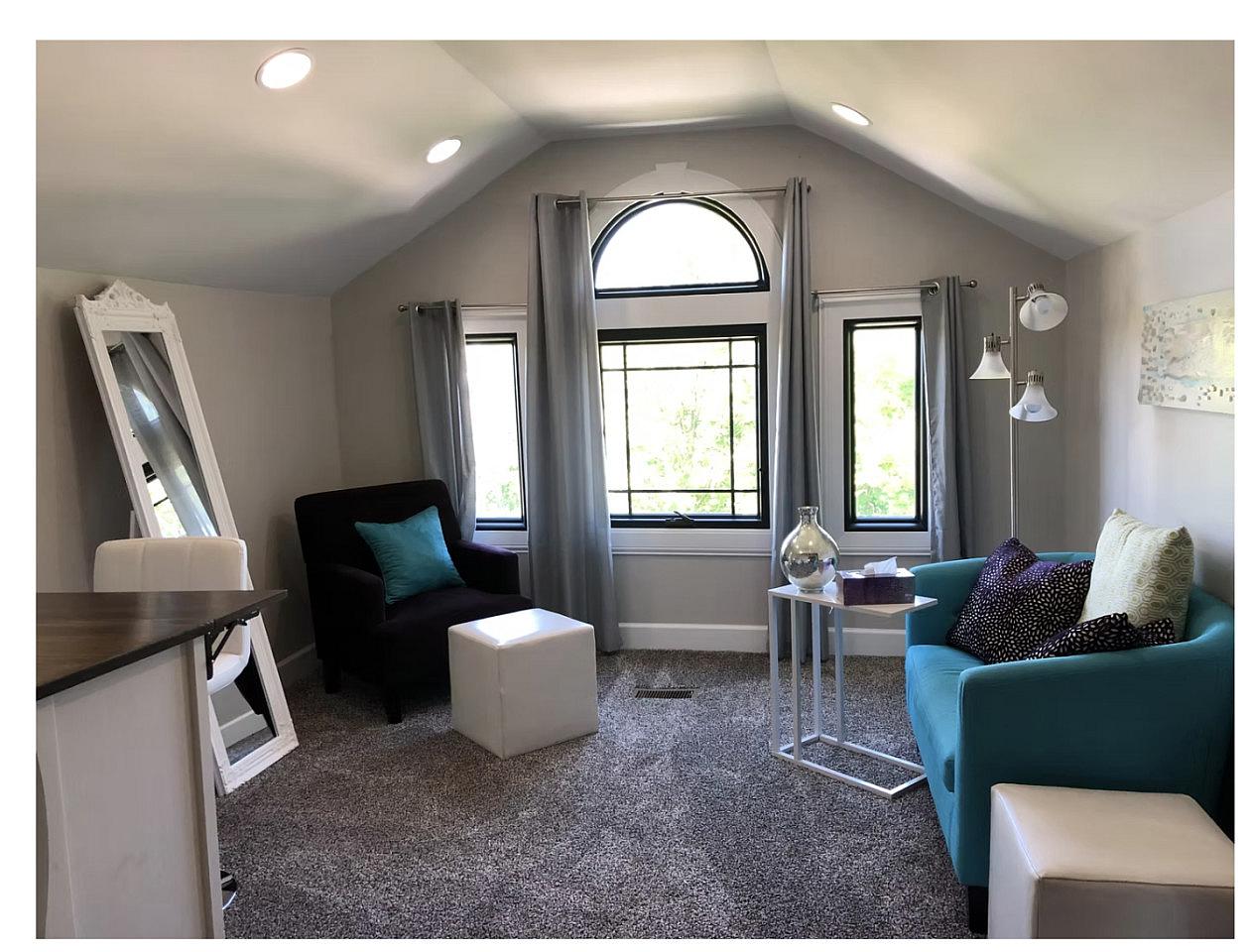 Women's Private Dream Studio W/Kitchenette - Charming Women-Only Coliving in Mapleton-Fall Creek Near Downtown Indy Home - Gallery - 5