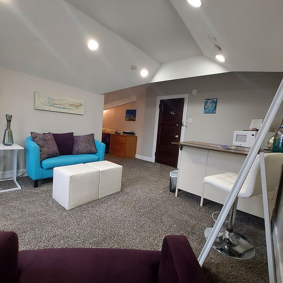 Women's Private Dream Studio W/Kitchenette - Charming Women-Only Coliving in Mapleton-Fall Creek Near Downtown Indy Home - Gallery - 3