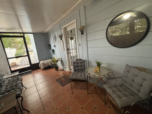 PRIVATE STUDIO NEAR BUSCH GARDENS  - Gallery - 9