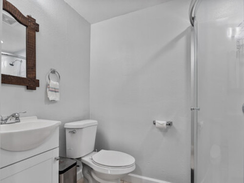 PRIVATE STUDIO NEAR BUSCH GARDENS   - Gallery -  5